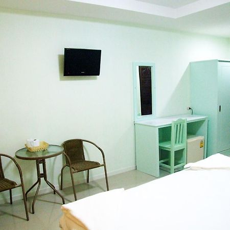 Ruan Rim Nam Hotel Roi Et Bilik gambar