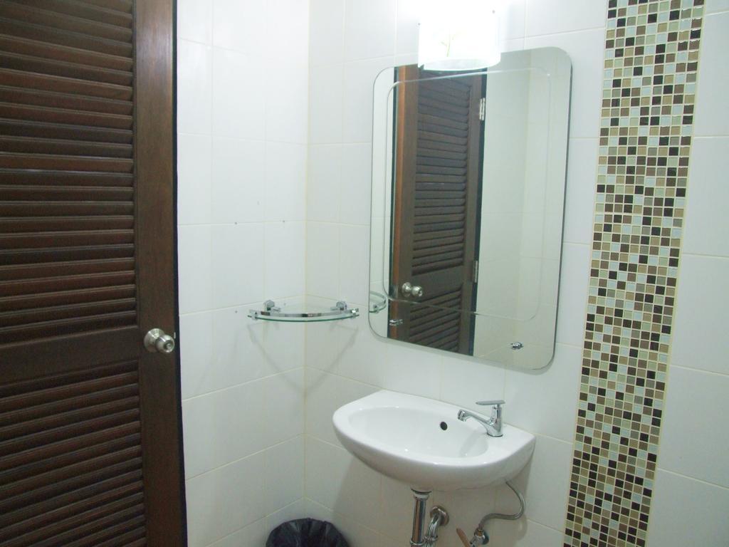 Ruan Rim Nam Hotel Roi Et Bilik gambar