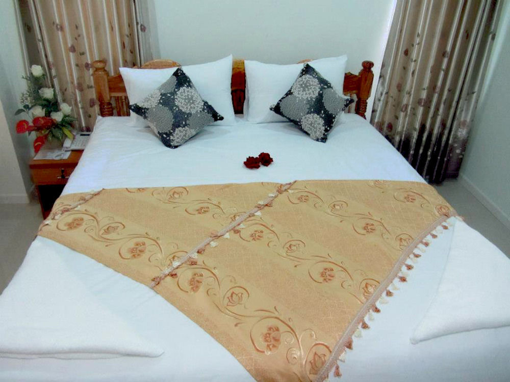 Ruan Rim Nam Hotel Roi Et Luaran gambar