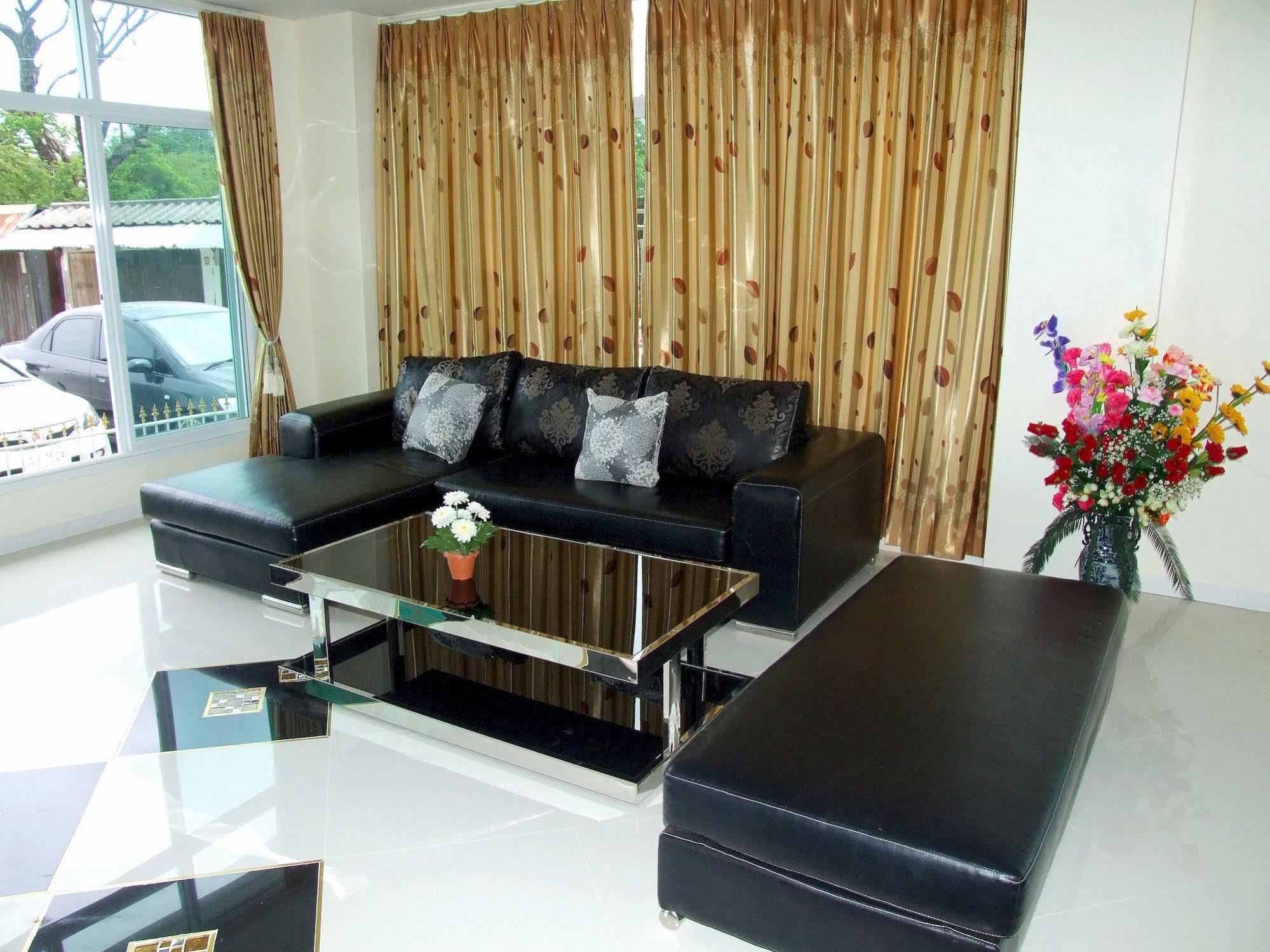 Ruan Rim Nam Hotel Roi Et Luaran gambar