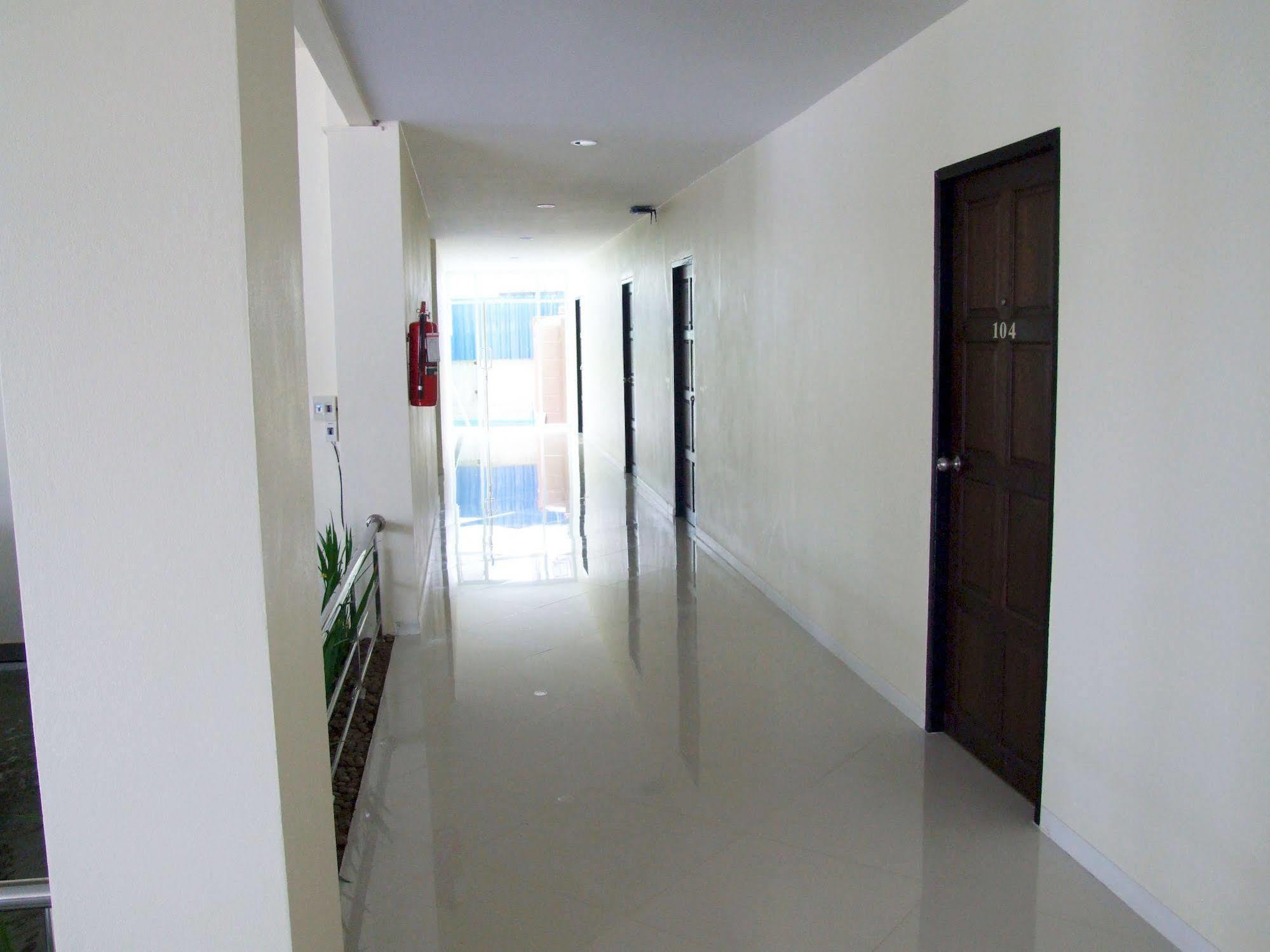 Ruan Rim Nam Hotel Roi Et Luaran gambar
